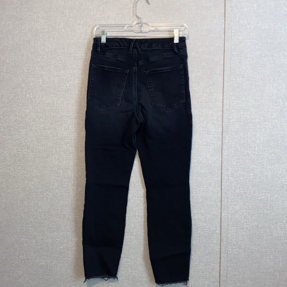 Good American Black Denim Raw Hem Cropped Skinny Jeans - Picture 3 of 5